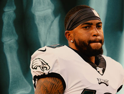 O wide receiver do Philadelphia Eagles, DeSean Jackson, sofreu uma fratura no dedo, mas deve estar pronto para jogar na primeira partida.