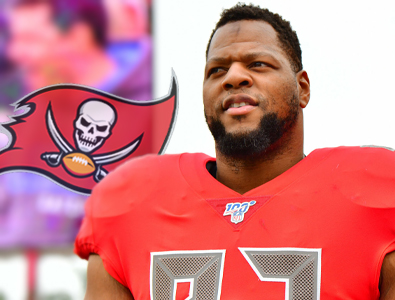 O Tampa Bay Buccaneers renovou o contrato do defensive lineman Ndamukong Suh por mais um ano.