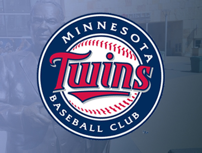 O Minnesota Twins remove a estátua de seu ex-proprietário racista, Calvin Griffith.