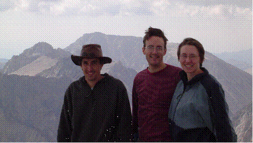 Meu irmão mais novo e minha cunhada.